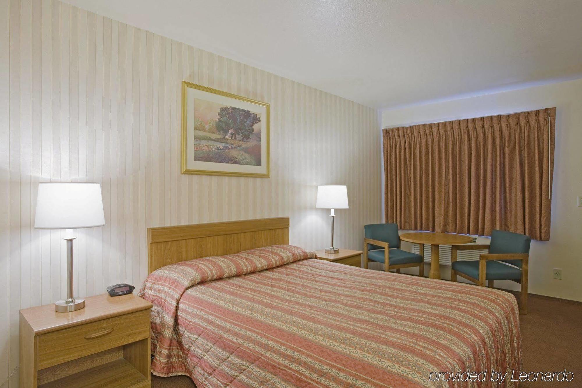 Salinas Inn Room photo